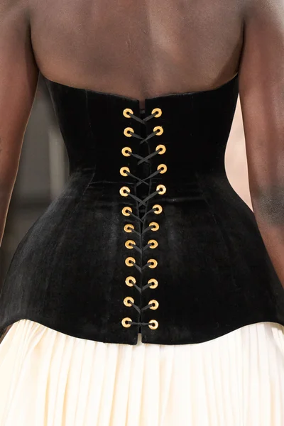 Look 7